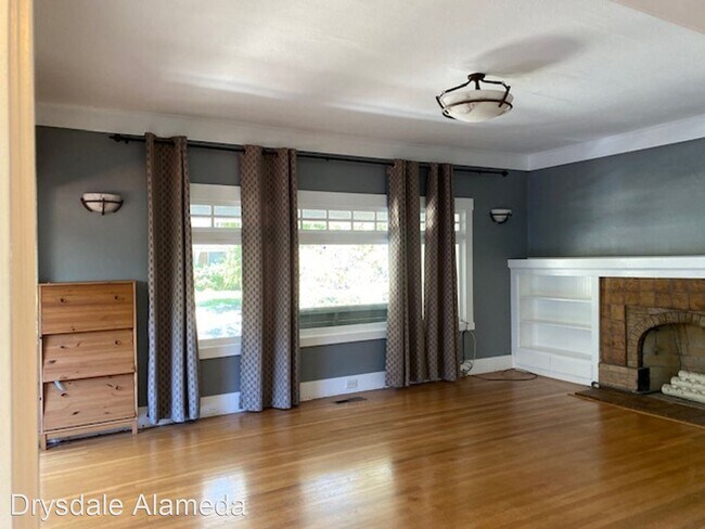Building Photo - 3 br, 2 bath House - 3215 Fairview Avenue