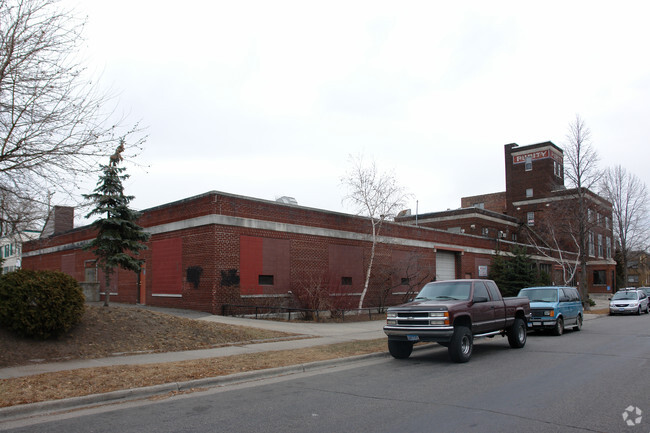 Building Photo - 500 E 36th St