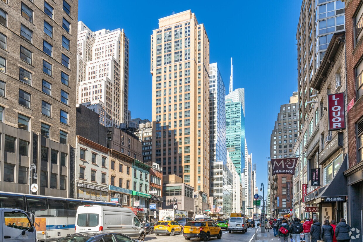 Primary Photo - 100 W 39th St