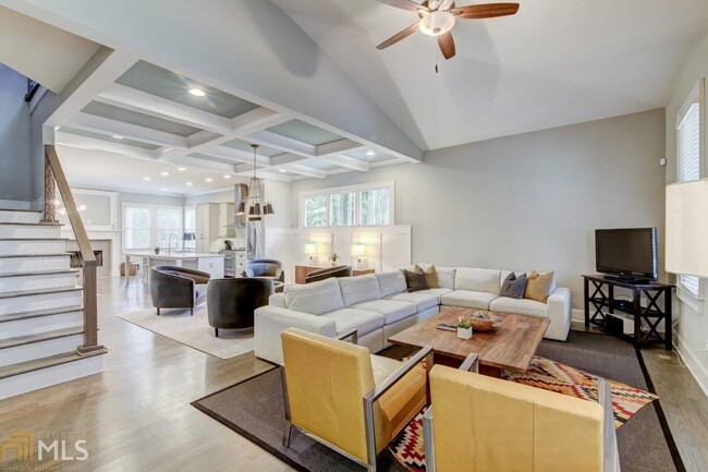 Foto del edificio - 1242 Mayfair Dr NE