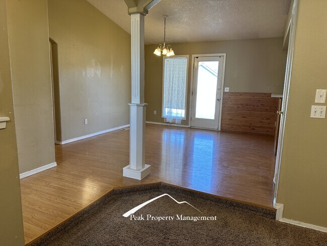 Foto del edificio - 3002 Kingsgate Dr
