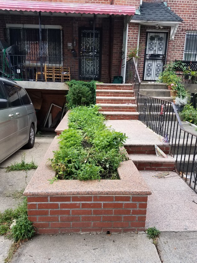 Building Photo - 3052 80th St