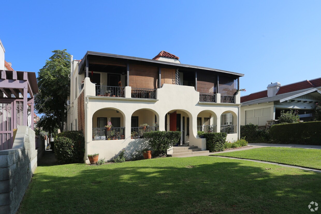 Building Photo - 441 W Lexington Dr