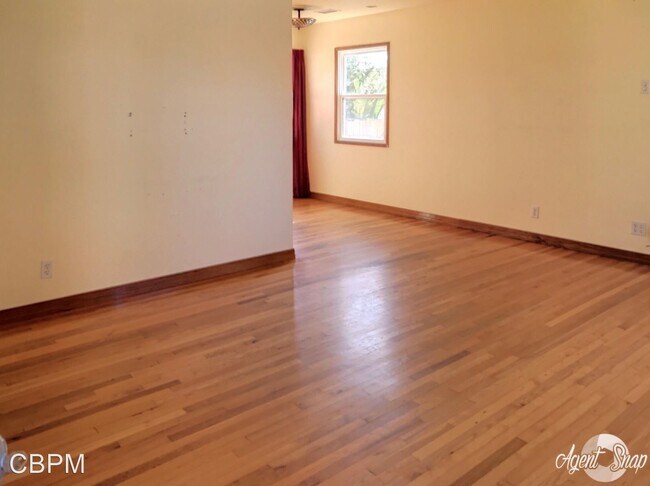 Foto del edificio - 3 br, 2 bath House - 82 Howard Street