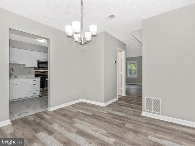 Foto del edificio - 7292 Mahogany Dr