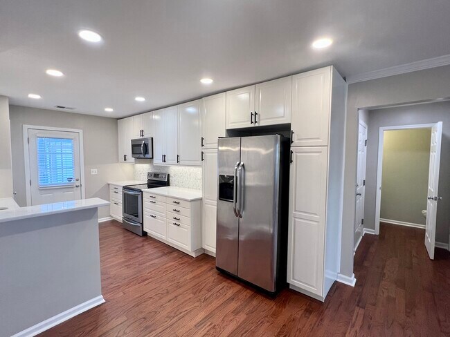 Kitchen - 3315 Weston St