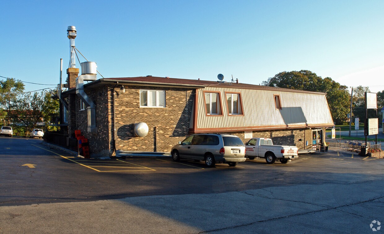 Foto del edificio - 8824 S Roberts Rd