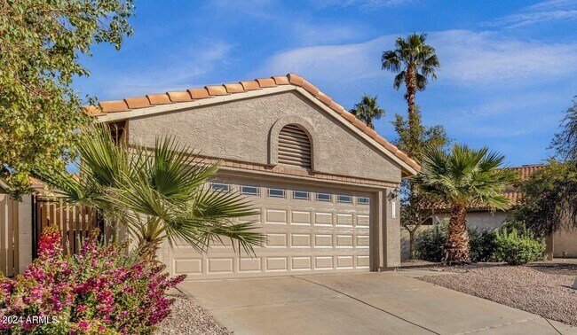 Building Photo - 4110 E Woodland Dr