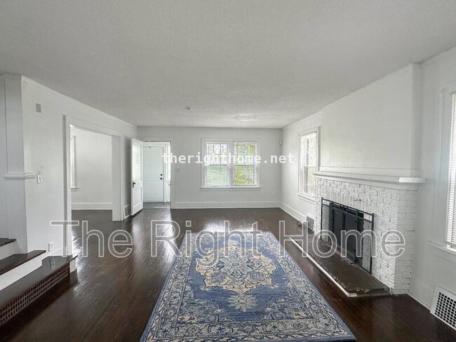 Foto del edificio - 2430 Redick Ave