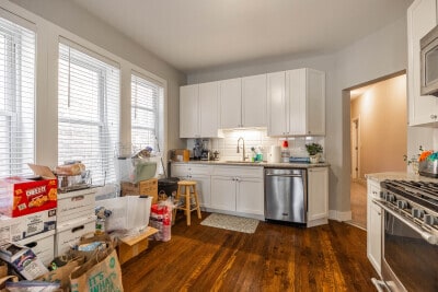 Building Photo - 3022 N Avers Ave