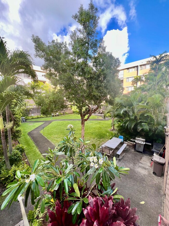 Foto del edificio - Convenient 2/2/1 with Lanai