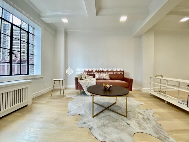 Building Photo - 5 Tudor City Pl