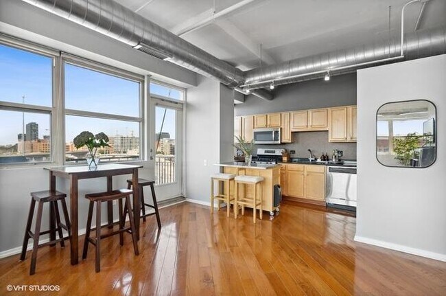 Foto del edificio - 500 S Clinton St