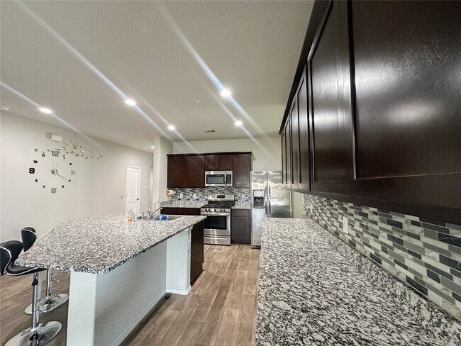 Building Photo - 1807 Brady Shores Dr