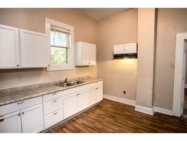 Building Photo - 308 Belmont