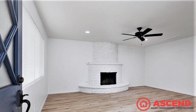Foto del edificio - Beautiful home in North Bakersfield! *POOL*