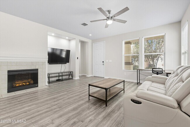 Foto del edificio - 2732 N Neruda Ln