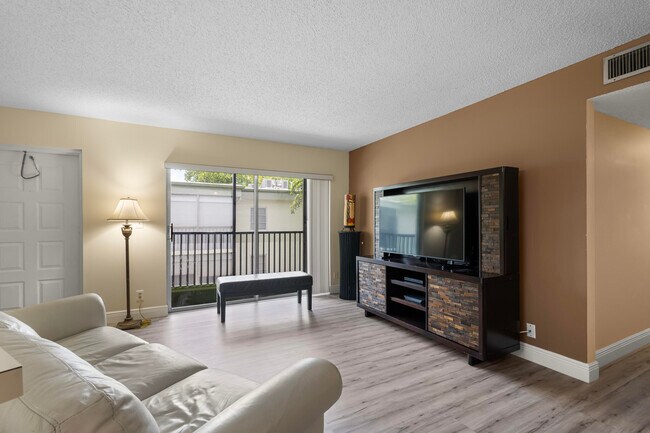 Building Photo - 7523 S Oriole Blvd