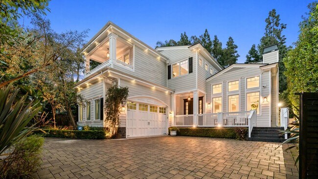 Building Photo - 1836 Laurel Canyon Blvd