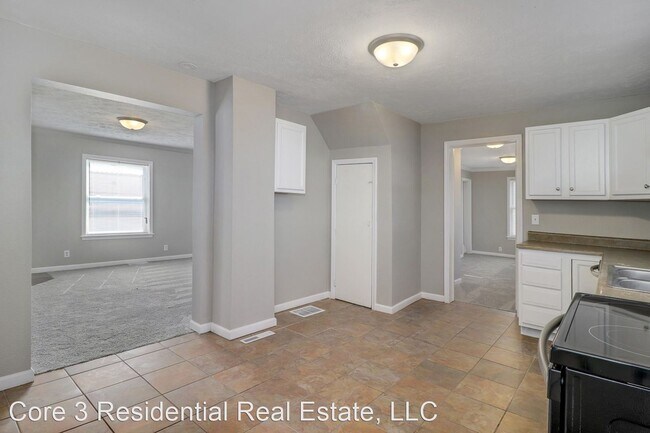 Building Photo - 3 br, 1 bath House - 1203 W. Mulberry