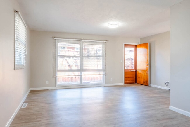 Living Area - 8512 Templeton Dr