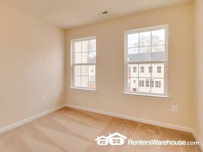 Building Photo - 8120 Mill Falls Ct
