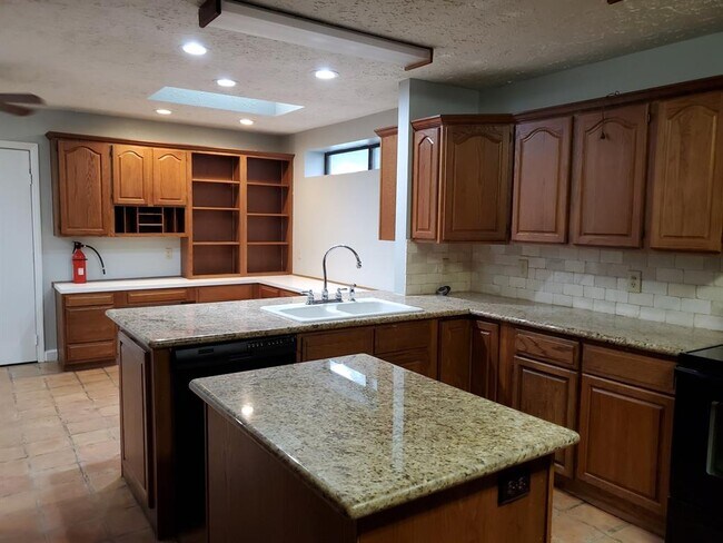 Building Photo - 12025 Champion Forest Dr
