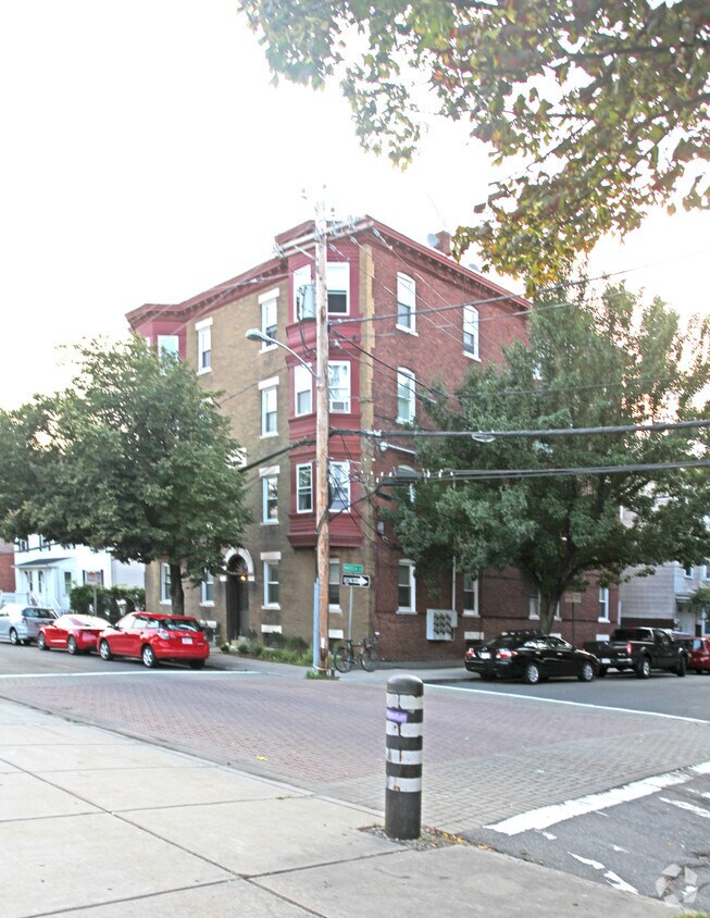 Foto del edificio - 134 Berkshire St