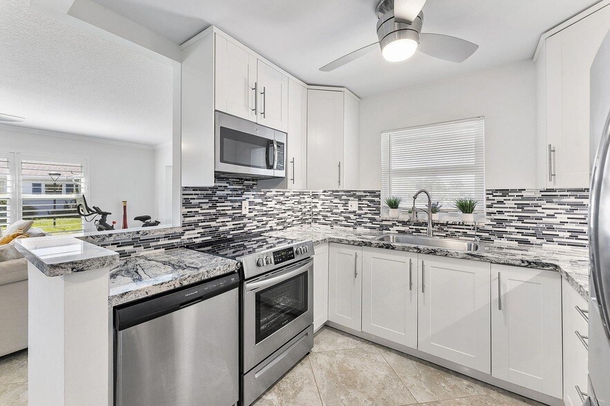 Foto principal - 5037 Lakefront Blvd