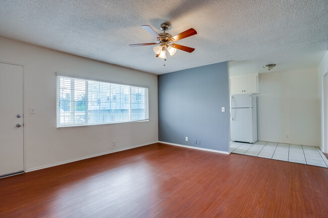 Foto del edificio - 1106 Leighton Ave (B)
