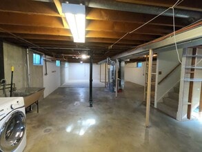 Building Photo - 245 Garnet St