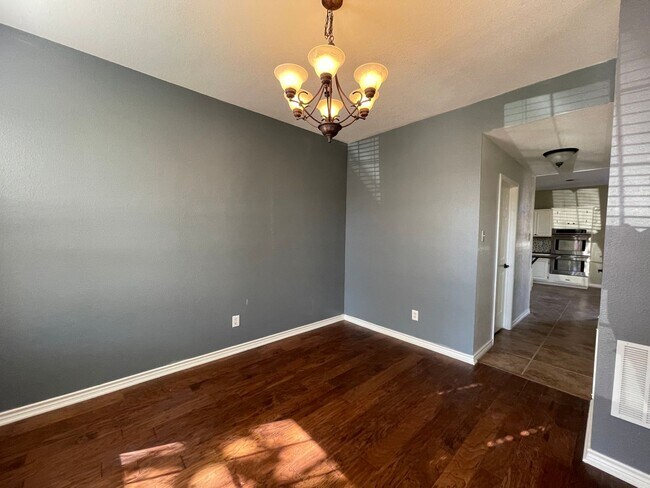 Building Photo - 2718 Bordeaux Dr