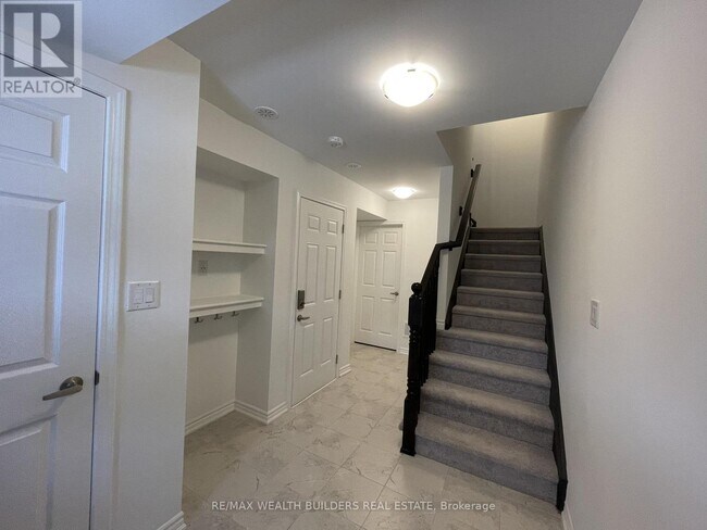 Building Photo - 1260 Wintergreen Pl