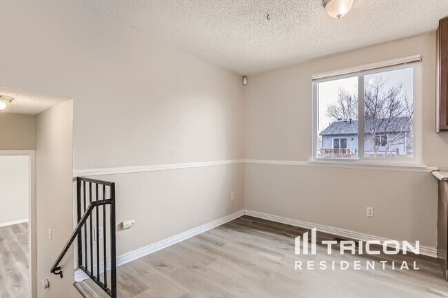 Building Photo - 8448 Prairie Clover Way