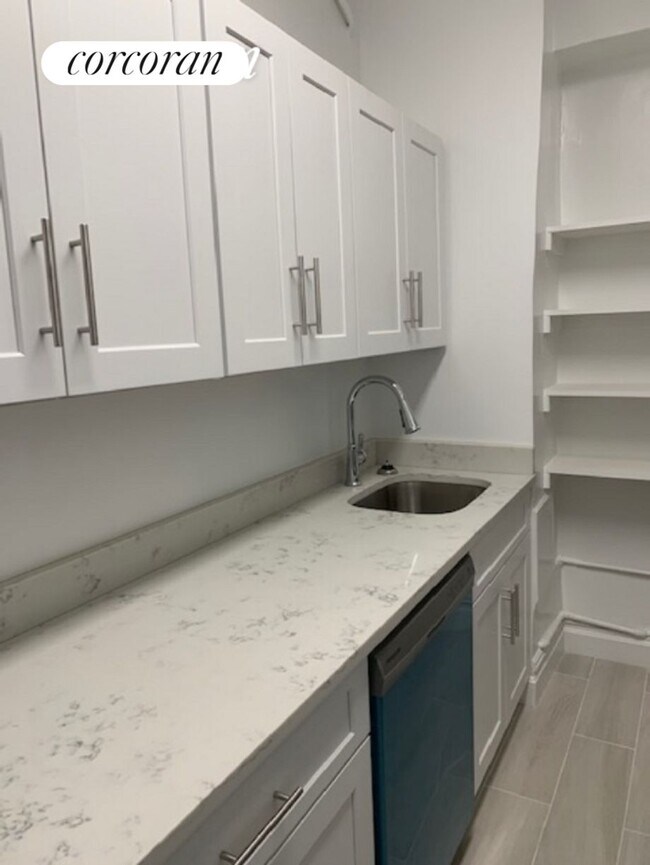 Foto del edificio - 141 E 3rd St