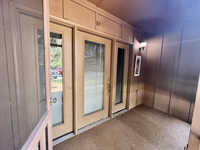 Foto del edificio - 427 6th Ave W