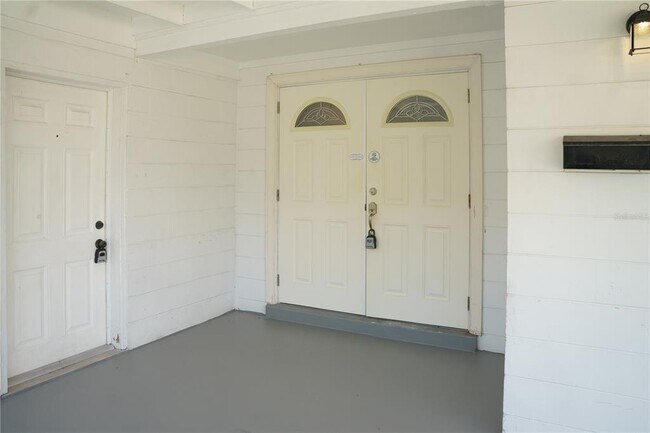 Building Photo - 2804 N 33rd St