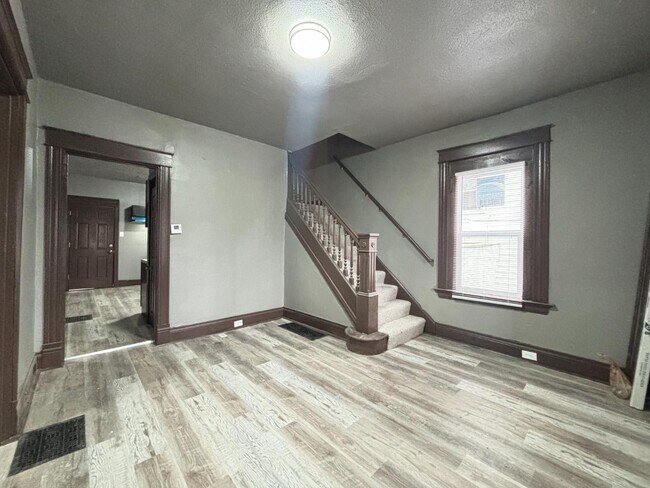 Foto del edificio - 1239 Sliker Ave