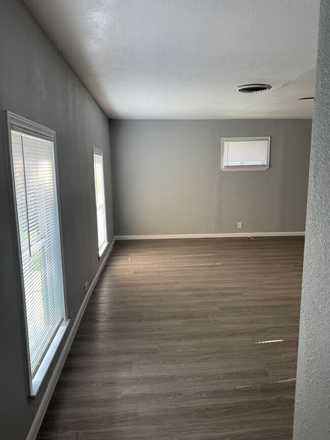 Foto del edificio - House for rent in Richland hills