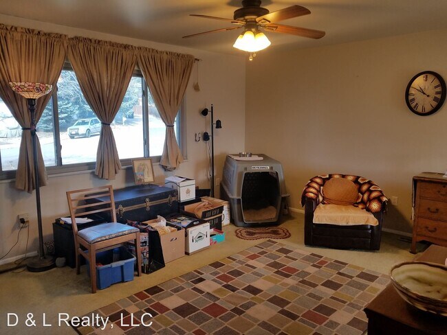 Building Photo - 4 br, 2 bath House - 3350 Mira Loma Court