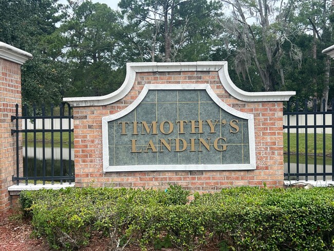 Building Photo - Beautiful Townhome in Timothys Landing
