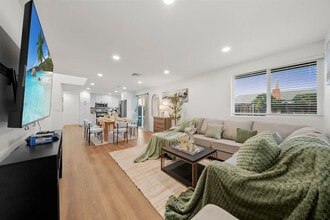 Building Photo - 1676 Raynell Way