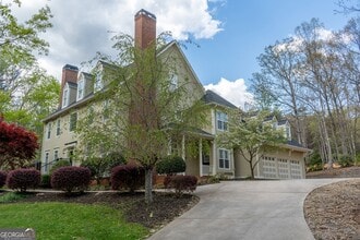 Building Photo - 2925 Orchard Dr