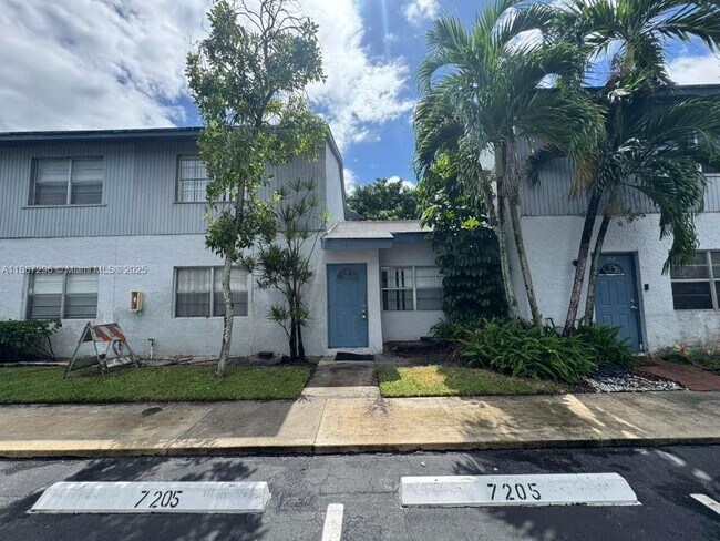 Foto del edificio - 7205 W Sunrise Blvd