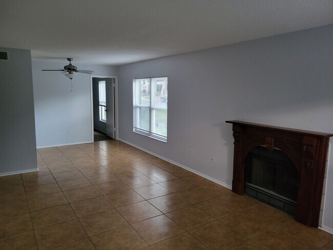 Building Photo - 4004 Dream Oak Place