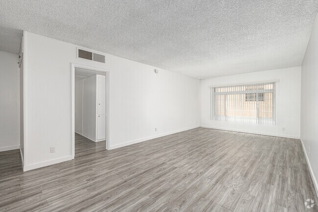 1 dormitorio, 1 baño - 775 pies cuadrados - Sala de estar - La Maison