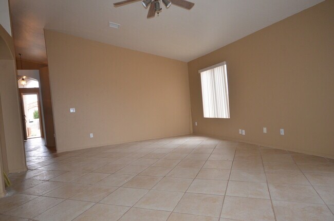 Building Photo - 3BR/2BA/2CG, 1802 sq.ft. rental in Sierra ...
