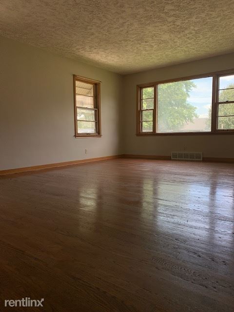 Building Photo - 3 br, 1.5 bath House - 5015 Marinda St