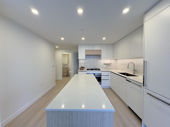 Photo du bâtiment - 13573-1398A 98a Ave