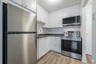 Interior Photo - 1971 ST. LAURENT BLVD